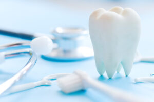 tooth decay symptoms and when to see an emergency dentist
